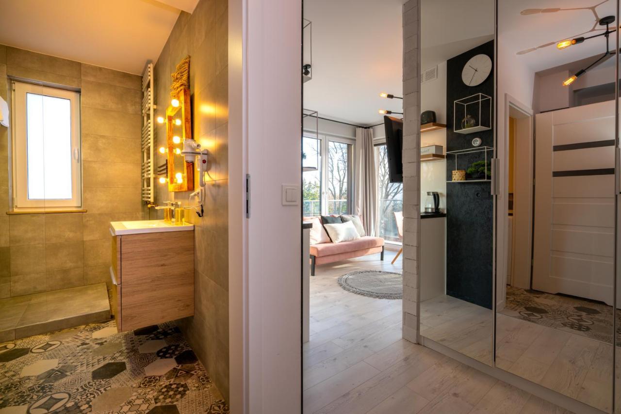Rentplanet - Apartamenty Izerska シクラルスカ・ポレンバ エクステリア 写真
