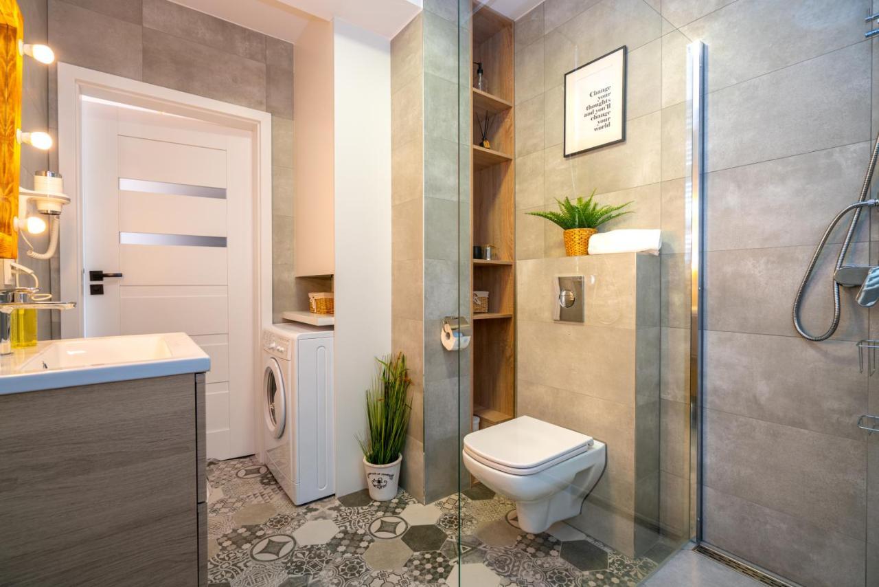 Rentplanet - Apartamenty Izerska シクラルスカ・ポレンバ エクステリア 写真