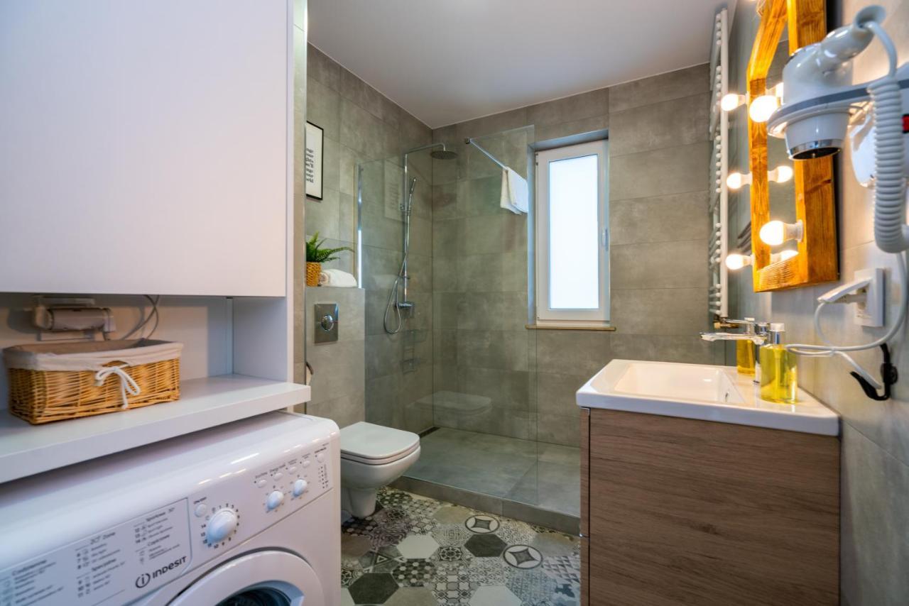 Rentplanet - Apartamenty Izerska シクラルスカ・ポレンバ エクステリア 写真