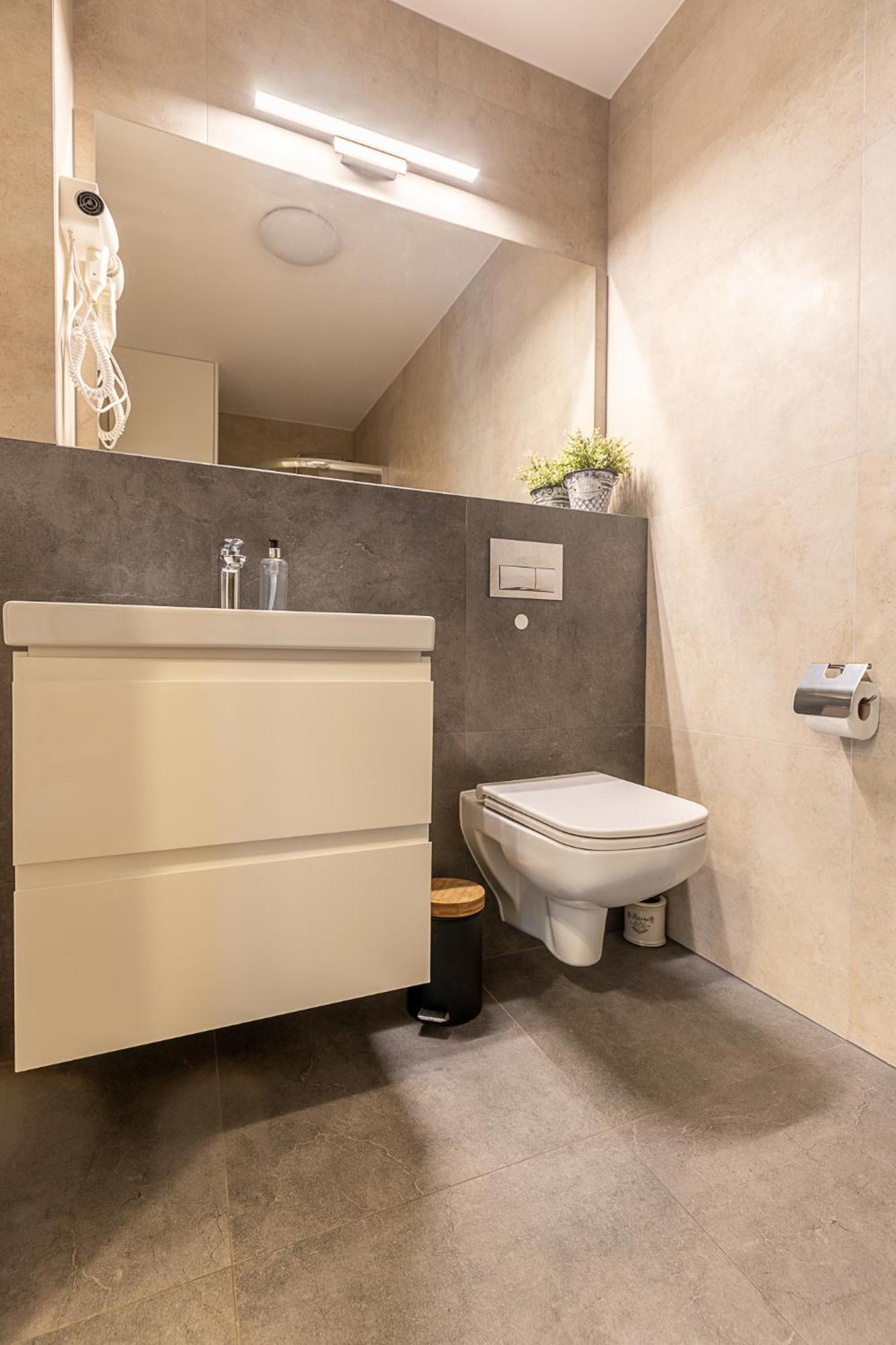 Rentplanet - Apartamenty Izerska シクラルスカ・ポレンバ エクステリア 写真